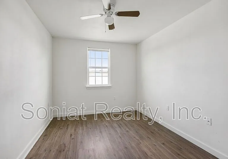 7710B N Coronet Ct — Photo 10