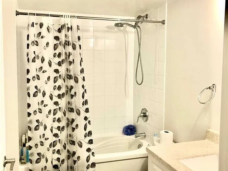 812 Lansdowne Ave #305 — Photo 7