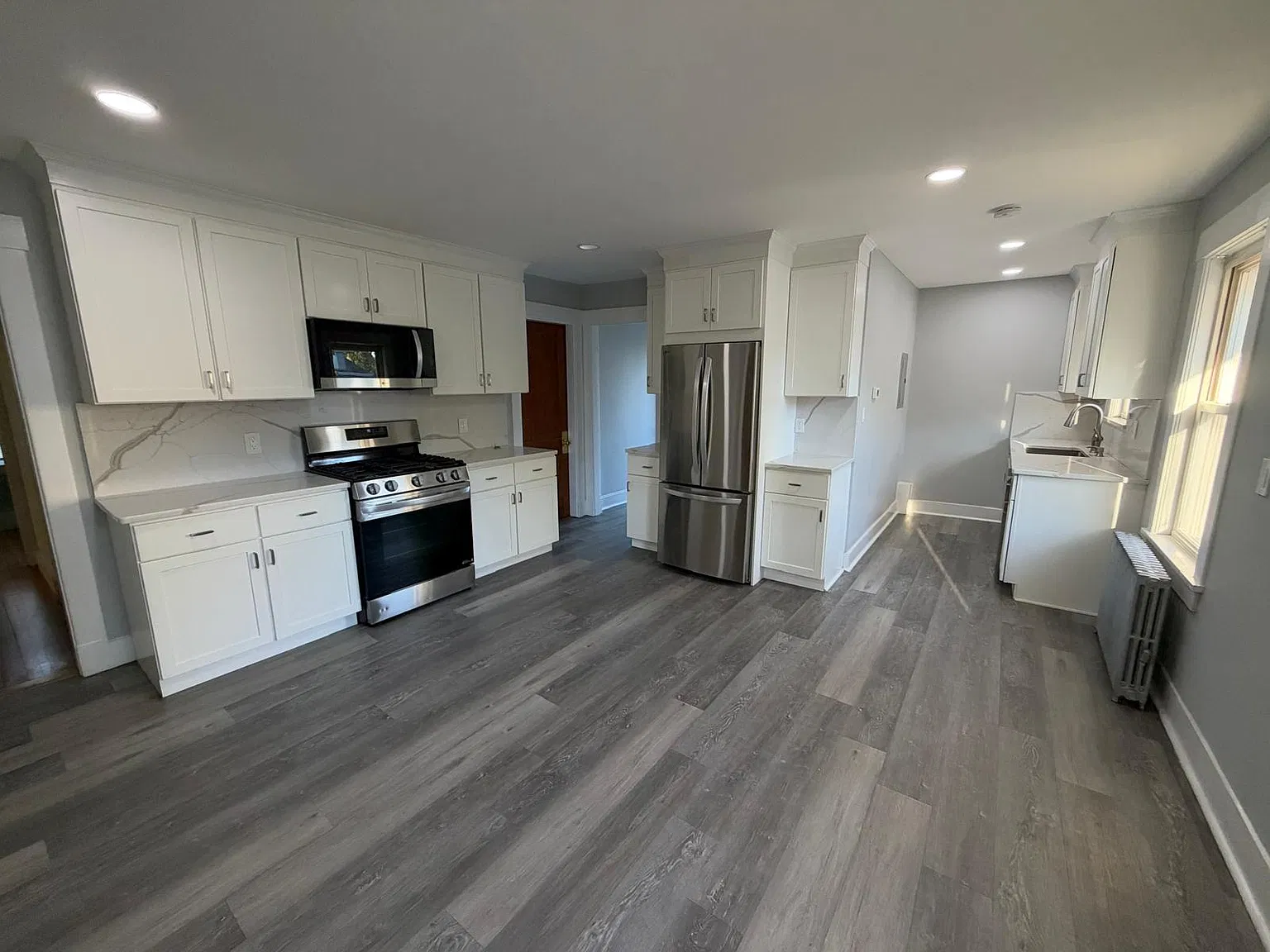 4 bed, 1230 sqft, $3,400 — Photo 3