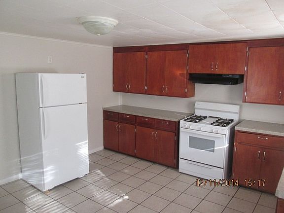 4th image of 852 1st St NW #1