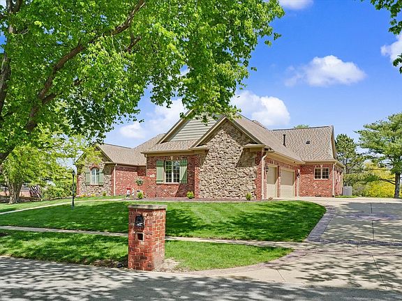 2nd image of 4106 Farhills Dr