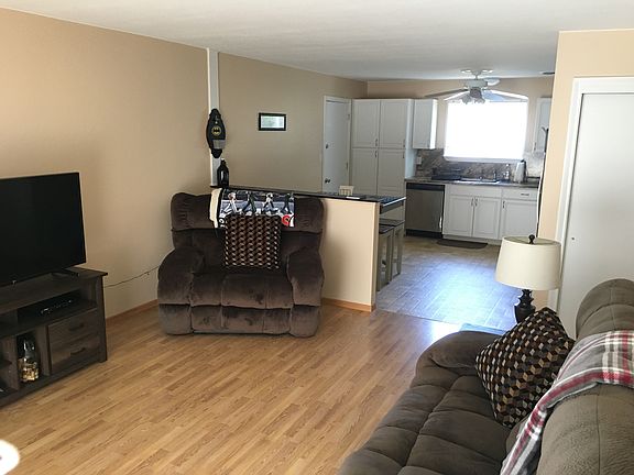 5th image of 260 Richard St APT 4