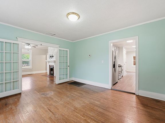4th image of 303 Blount St