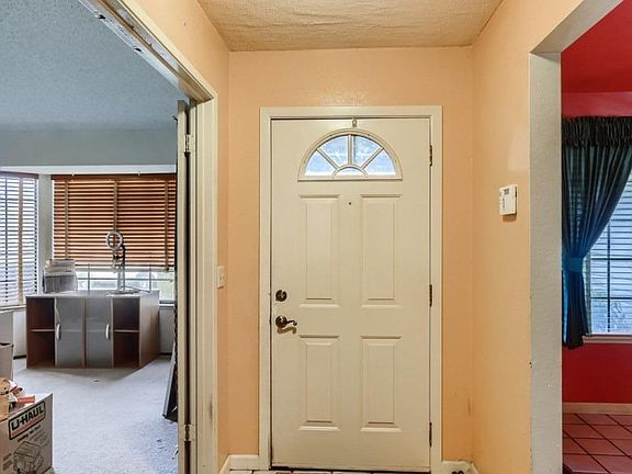 4th image of 2212 Coroval Dr