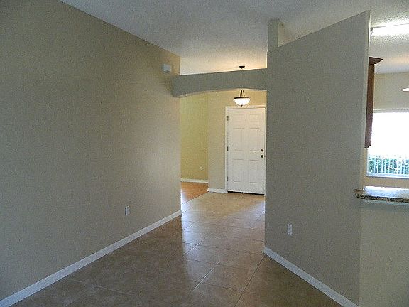 2nd image of 17 Pineash Ln