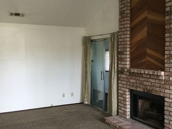 2nd image of 1699 Greenwood Ln