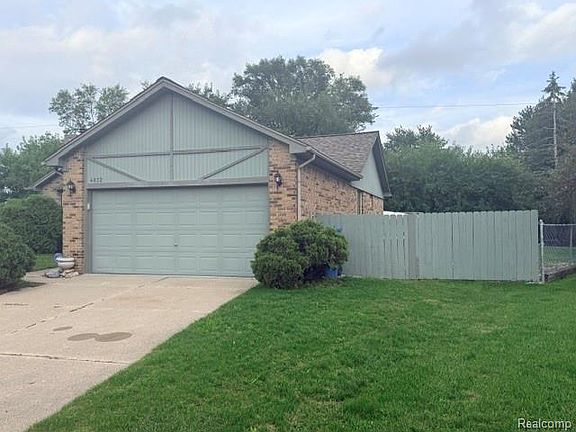 3rd image of 4832 Colony Ct