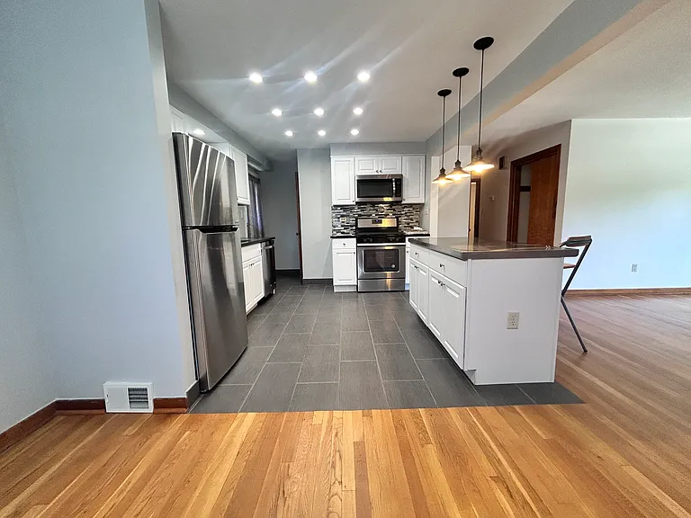 3715 Beechwood Blvd — Photo 3