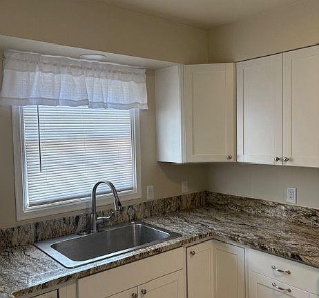 3rd image of 2211 W Sunrise Rim Rd