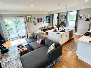 5082 Washington St #2, West Roxbury, MA 02132