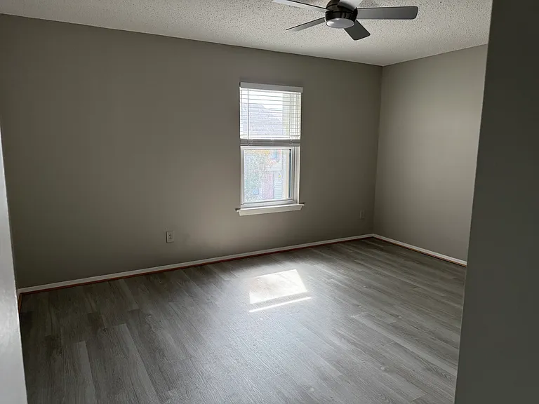 downstair bedroom