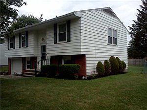 1st image of 205 Duxbury Rd