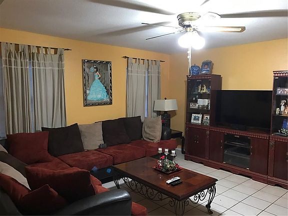 4th image of 2949 Lockwood Dr