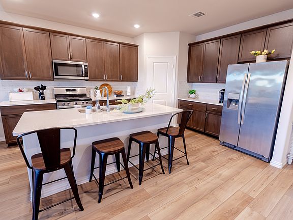 3rd image of 329 Mohan Dr