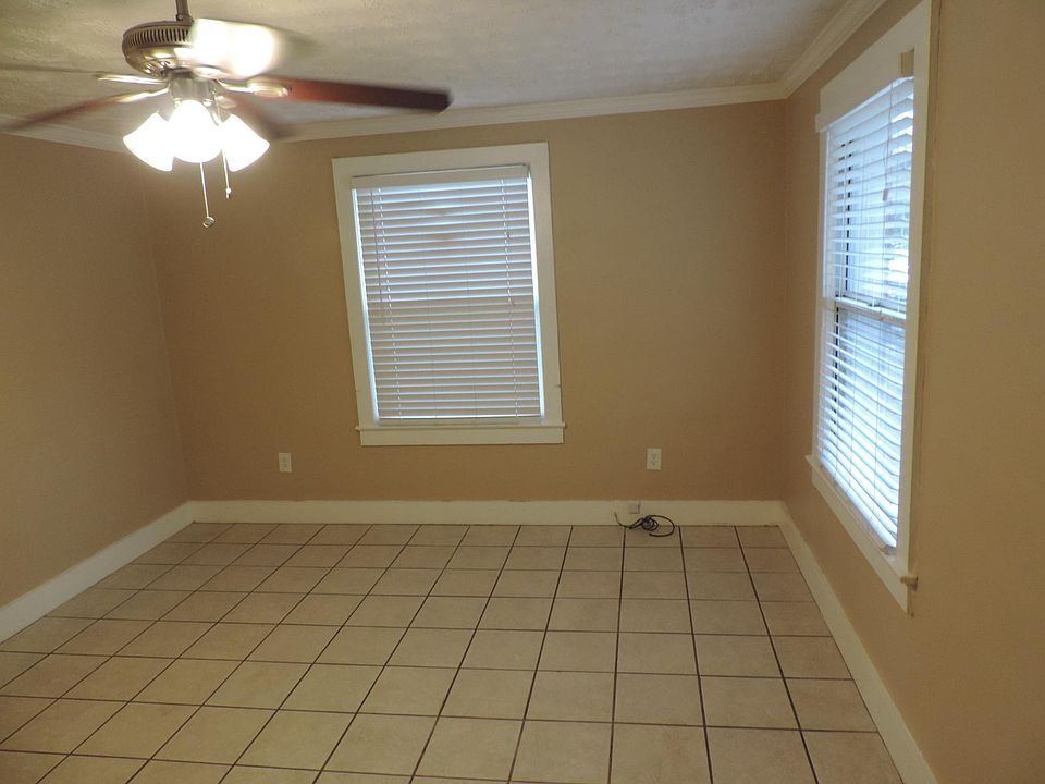1st image of 313 Yoakum Ct