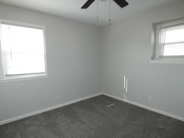 211 W 2nd St #3 — Photo 9