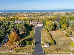 803 Ridge Rd, Stoney Creek, ON L8J2Y3