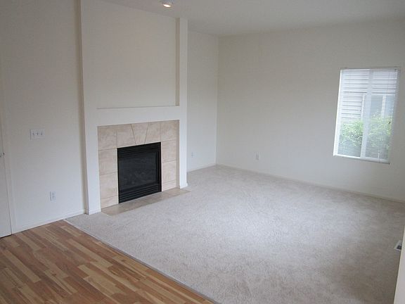 2LIVINGROOM_06132014