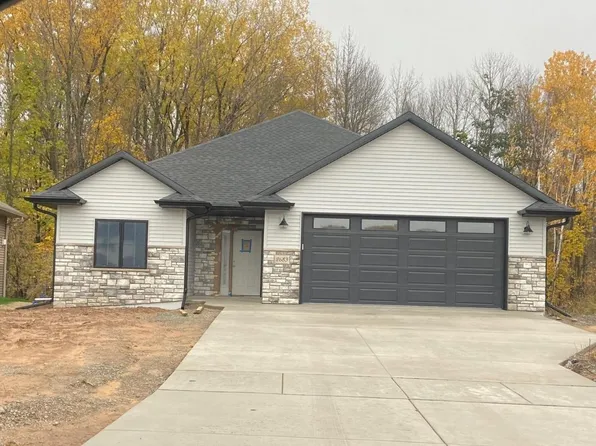 2683 Chambers Xing, Suamico, WI 54313