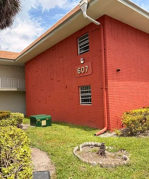 607 S State Road 7 #1G — Photo 2