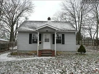 150 Charles St photo 1