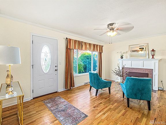 3rd image of 1607 Maine St