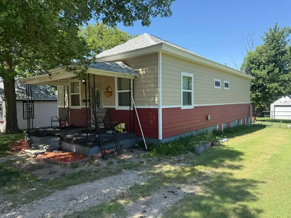 908 N Colorado St, Ellsworth, KS 67439