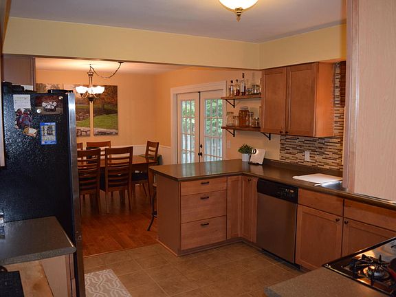 5th image of 3985 McIntyre Ct SW