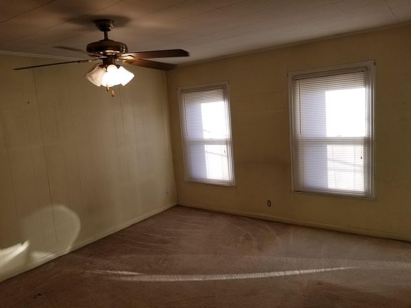 5th image of 8 Hudson Ave #2