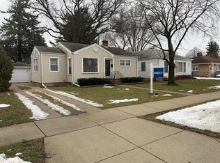 889 Webster Ln, Des Plaines, IL