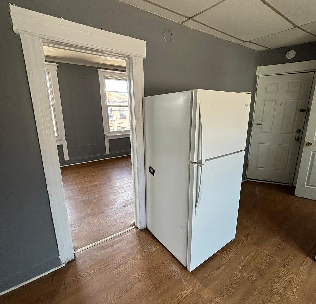 2 bed, 800 sqft, $1,900 — Photo 1