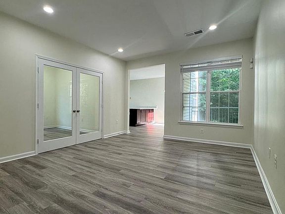 5th image of 15607 Everglade Ln #B203