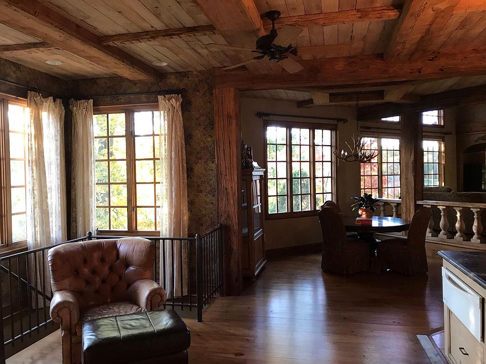 2nd image of 6337 Creeksedge Ct