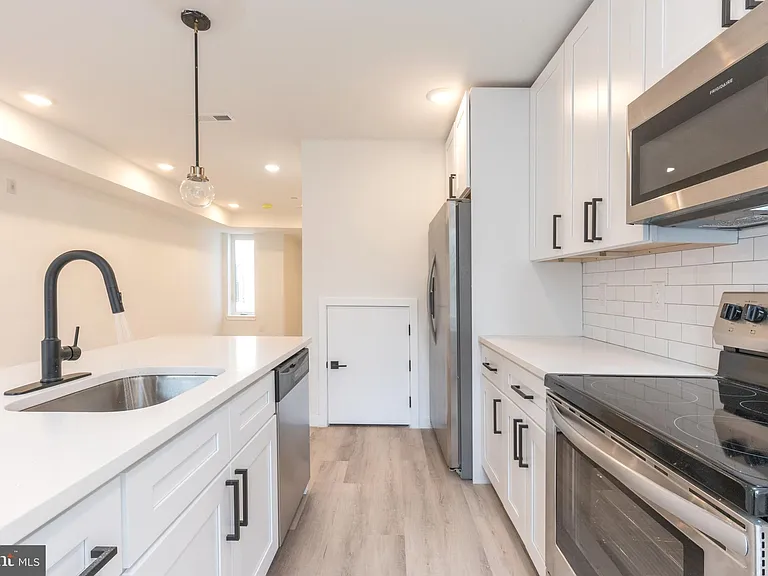 2120 W Master St #2 — Photo 8