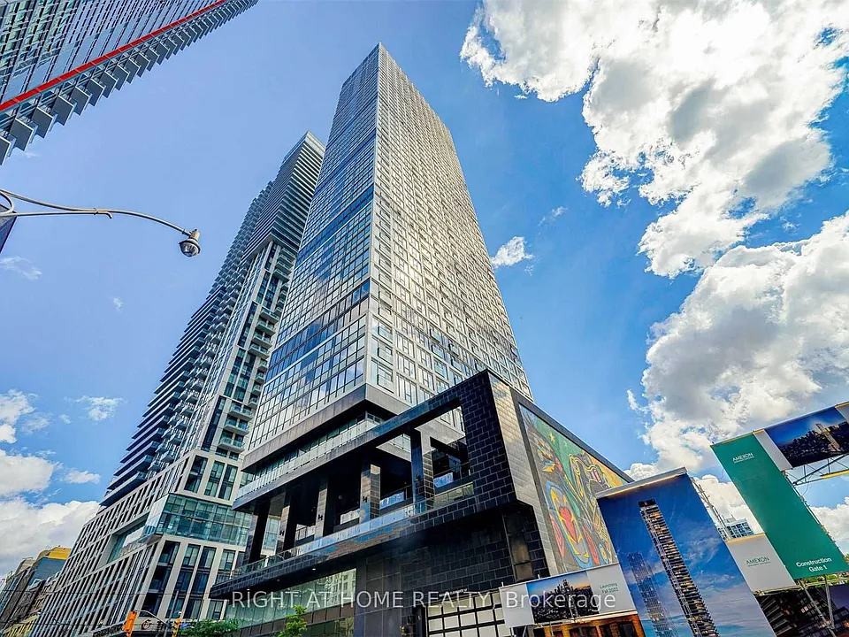 181 Dundas St E #2002