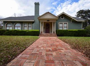 535 N 4th St, Silsbee, TX 77656