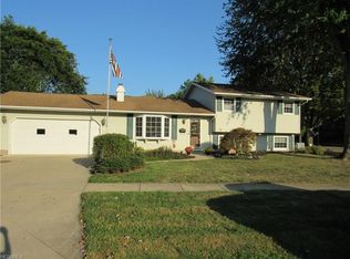 105 Edgefield Dr, Elyria, OH