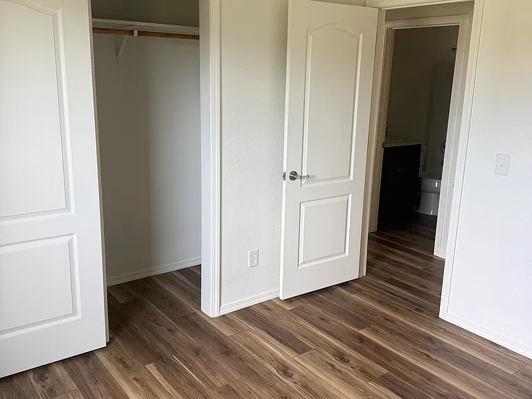 129 Cypress Ct — Photo 9