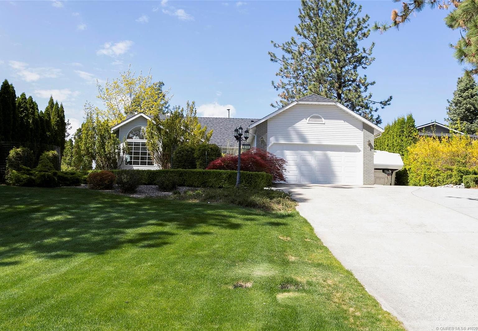 550 Curlew Dr, Kelowna, BC V1W 4M2 Zillow