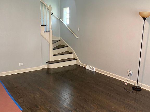 4th image of 10126 S Clifton Park Ave