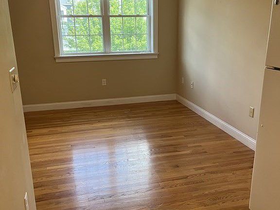 4th image of 60 Pearl St Unit 204