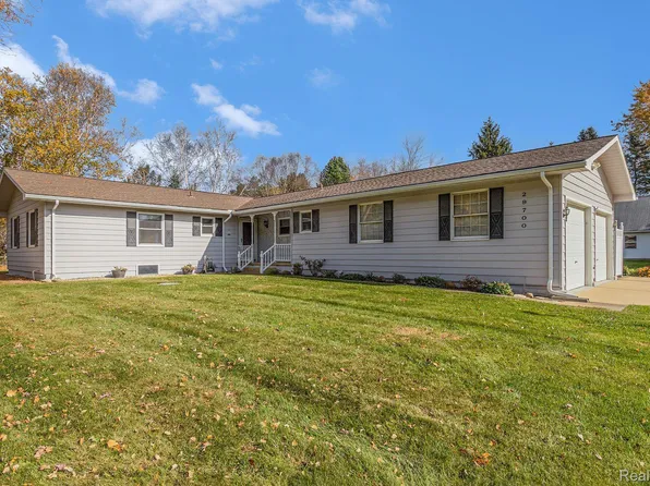 29700 Martindale Rd, New Hudson, MI 48165