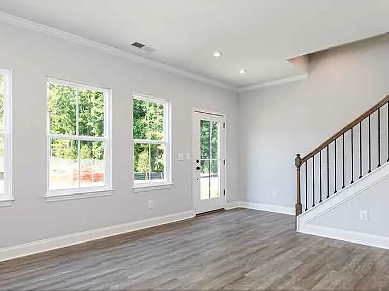 813 Cameron Trl — Photo 6