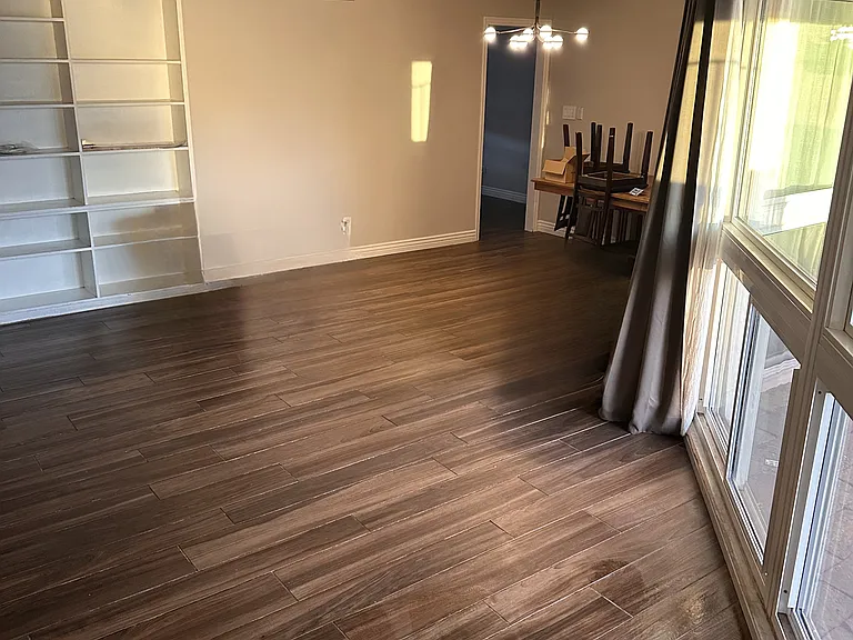 1825 E Fremont Dr — Photo 2