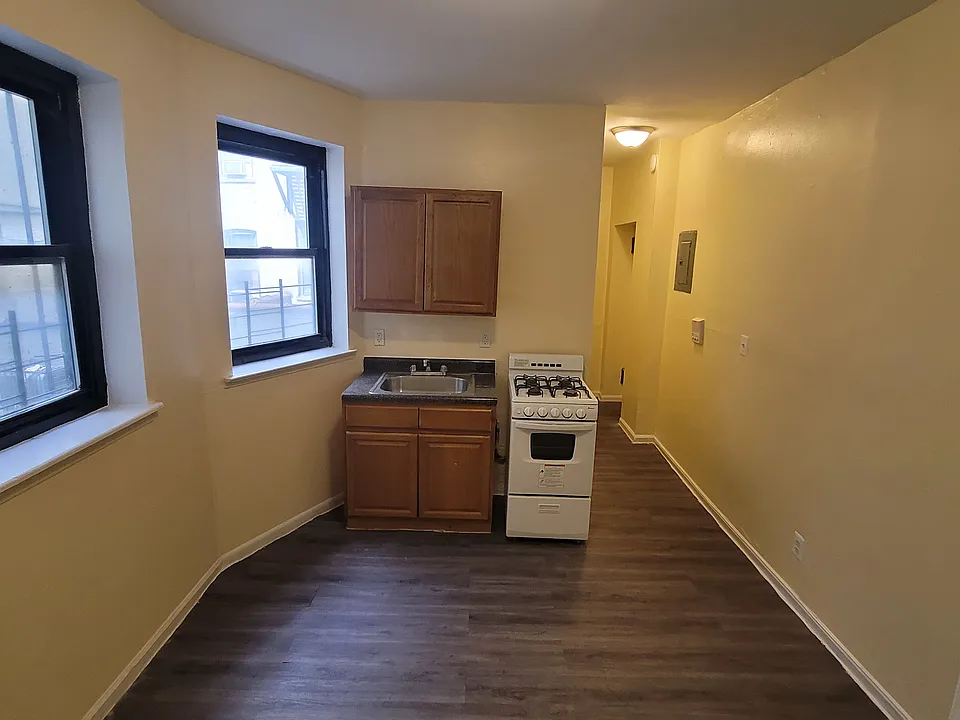 E 149th St