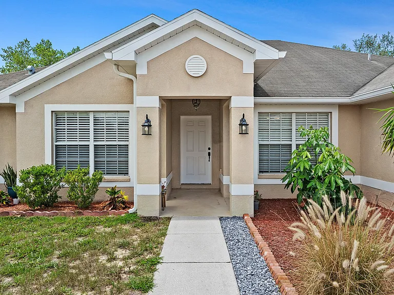 11366 Riddle Dr — Photo 2