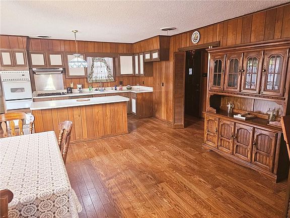 5th image of 4812 Alexis Dr