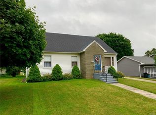 12 Wadas Dr, New York Mills, NY 13417