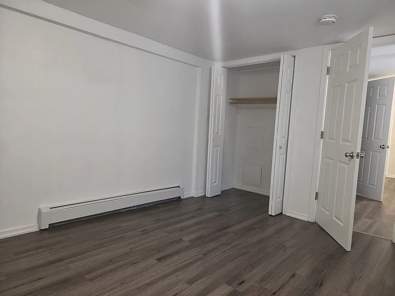 5718 W Melrose St #B — Photo 8