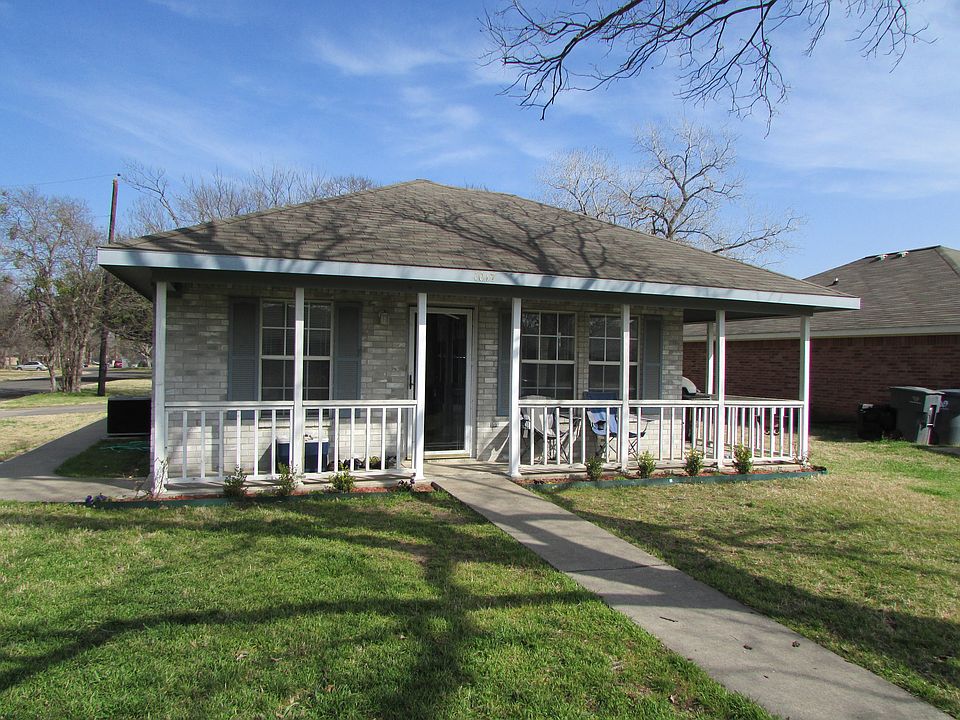 A great front porch!